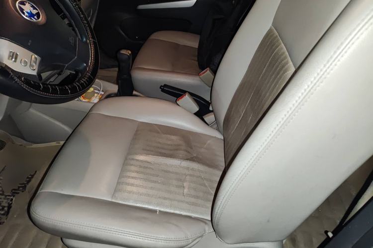 Used Venucia R50 2015 1.6L Manual Luxury Edition