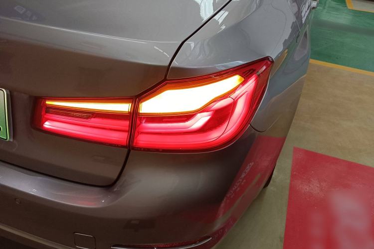Used BMW 5 Series New Energy 2020 Mileage Upgrade Version 530Le Pioneer Edition Right Rear Taillight