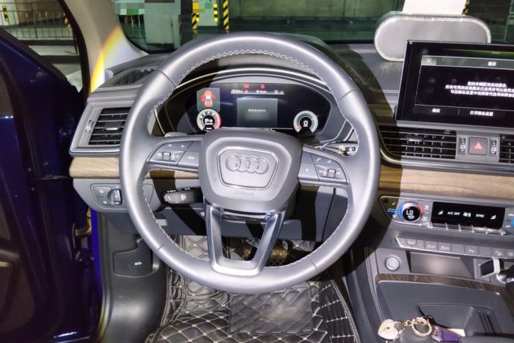 Used Audi Q5L 2022 40T Fashionable and Elegant Model
