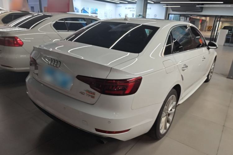 Used Audi A4L 2018 30th Anniversary Edition 40 TFSI Trendy Model Rear Right 45 Deg
