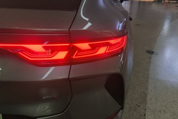 Used BYD Song L EV 2025 Intelligent Driving Version 662 km LiDAR Excellence Edition Right Rear Taillight