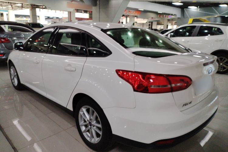 Used Ford Focus 2018 Sedan Classic 1.6L Automatic Trendy SmartDrive Edition
