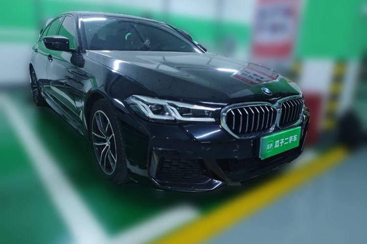 Used BMW 5 Series 2022 525i M Sport Package Front Right 45 Deg