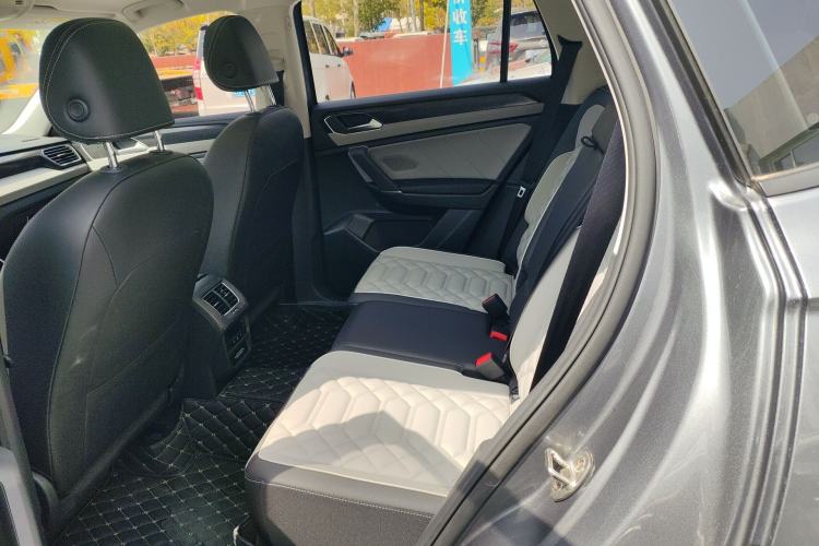 Used Volkswagen Tayron 2023 300TSI Two-Wheel-Drive Luxury Plus Advanced Edition Left Rear Seat