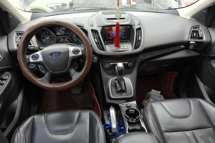 Used Ford Kuga 2013 2.0L GTDi Four-Wheel-Drive Sport Model Center Console