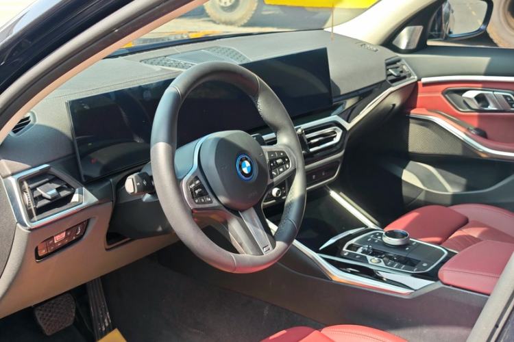 Used BMW i3 2024 eDrive 35 L
