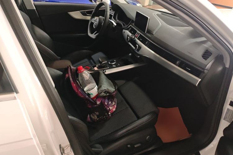 Used Audi A4L 2018 30th Anniversary Edition 40 TFSI Sport Edition Right Front Seat