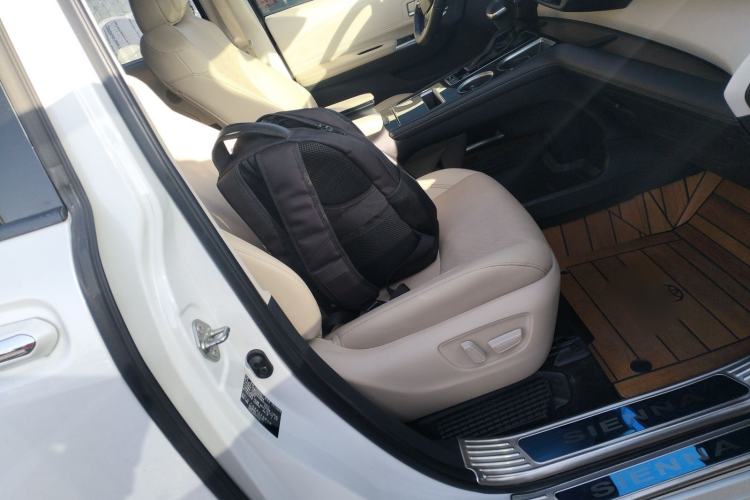 Used Toyota Sienna 2021 2.5L Hybrid Premium Edition