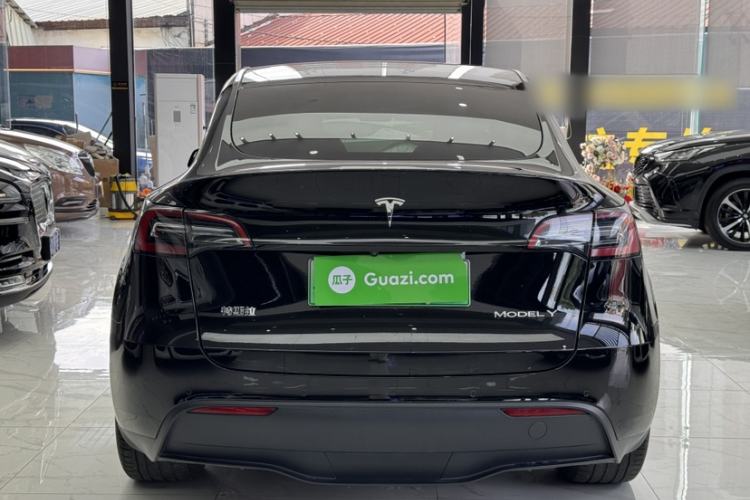 Used Tesla Model Y 2023 Long-Range All-Wheel-Drive Version