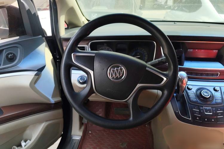 Used Buick GL8 2013 2.4L CT Luxury Business Comfort Edition
