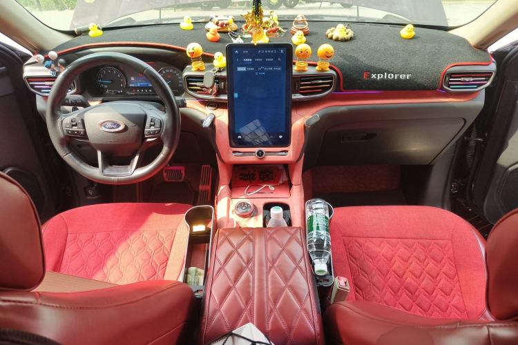 Used Ford Explorer 2020 EcoBoost 285 Rear-Drive Trend Edition 7-Seater Center Console