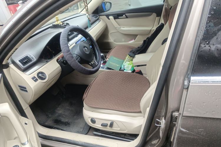 Used Volkswagen Magotan 2012 Revised Version 1.8TSI Leading Edition Left Front Seat