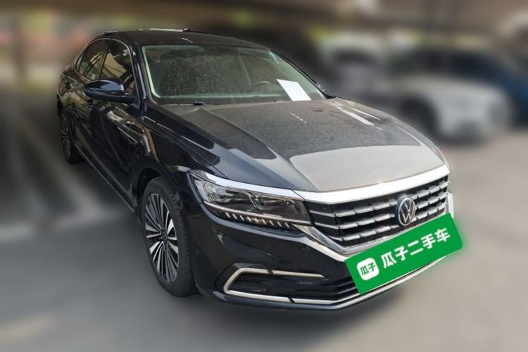 Used Volkswagen Passat 2021 380TSI Luxury Edition Front Right 45 Deg