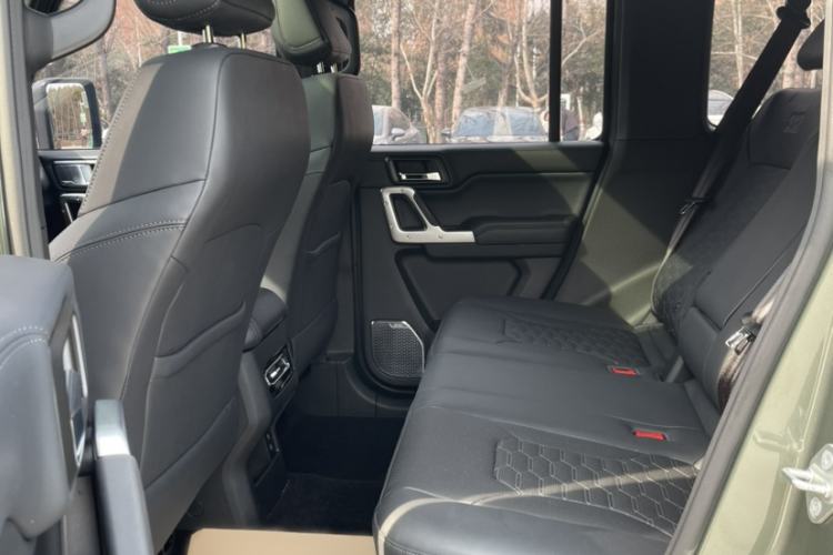 Used 212 T01 2024 2.0T Mechanic
