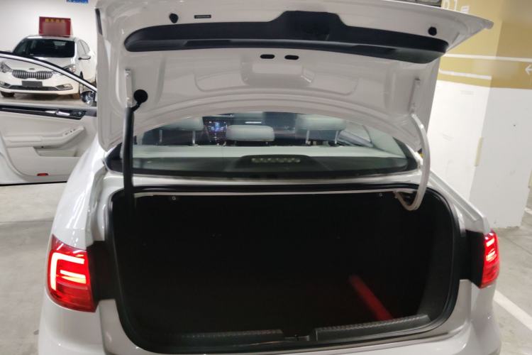 Used Volkswagen Sagitar 2015 230TSI Automatic Luxury Model