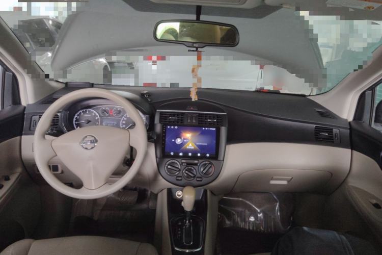 Used Nissan Tiida 2011 1.6L CVT Comfort Model Center Console