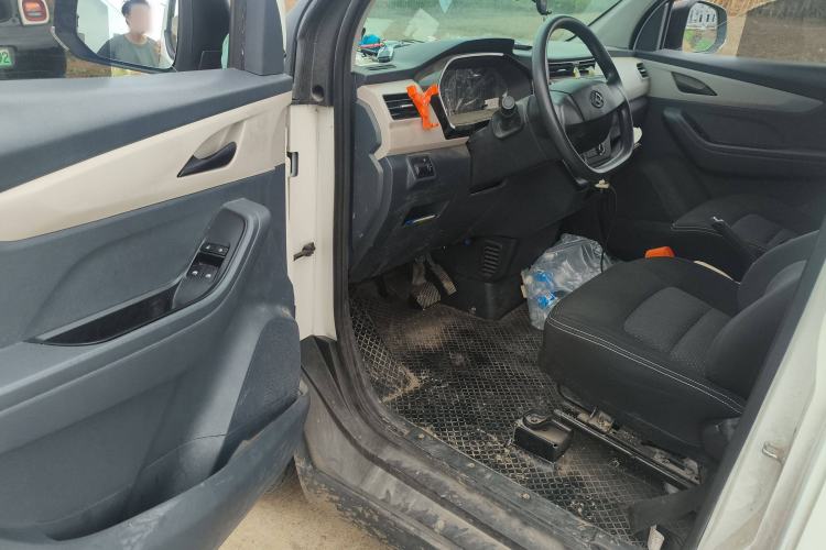 Used SAIC MAXUS EV30 2023 Pure-Electric Smart Logistics Expert Short Wheelbase CATL