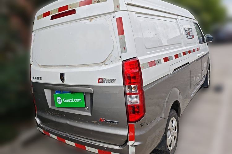 Used Jinbei New Hiace X30L 2022 1.5L Wealth Edition Air-Conditioning-Free Van China VI Standard SWC15M
