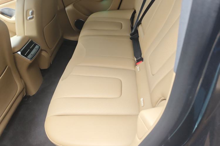 Used Hima Luxeed R7 2026 Model Range-Extending Ultra
