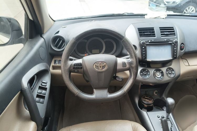 Used Toyota RAV4 2011 2.4L Automatic 4x4 Luxury Edition Steering Wheel
