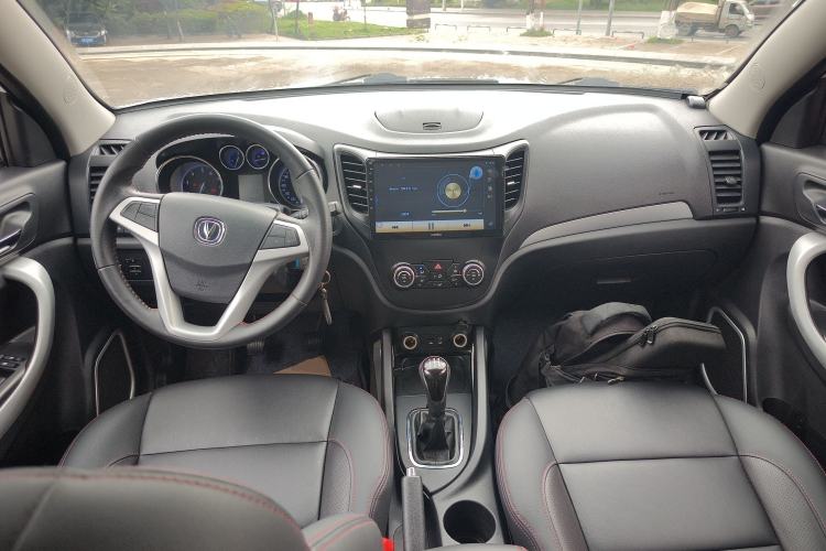 Used CHANGAN CS35 2016 1.6L Manual Luxury Model China V Standard Center Console