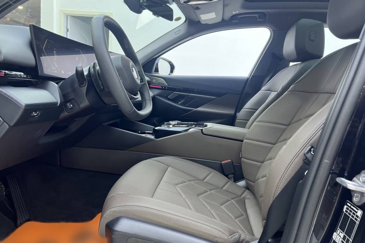 Used BMW 5 Series 2024 525Li Luxury Package