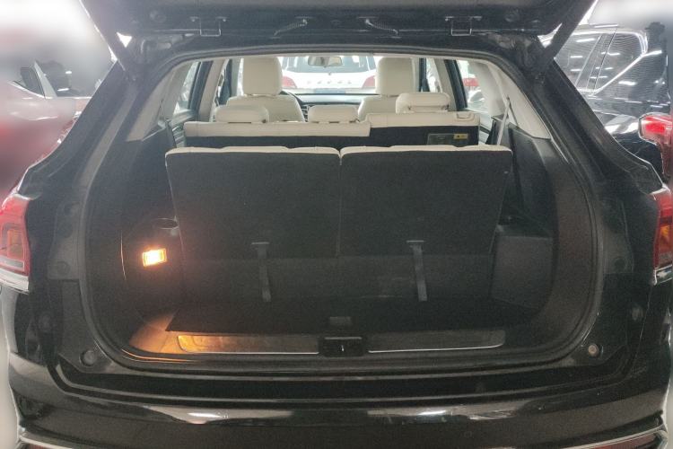 Used Zotye Domy X7 2017 Upgraded Edition 2.0T DCT Huangshan Model 7 Seats Trunk