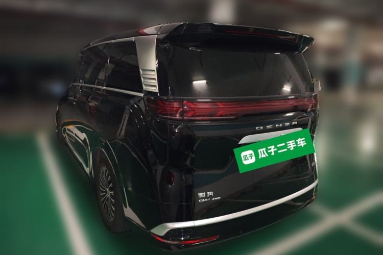 Used Denza D9 2022 DM-i 970 Four-Wheel Drive Prestige Model
