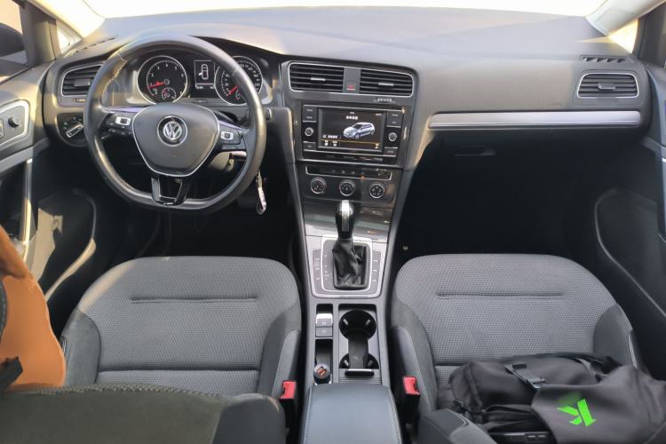 Used Volkswagen Golf 2018 230TSI Automatic Comfort Model Center Console