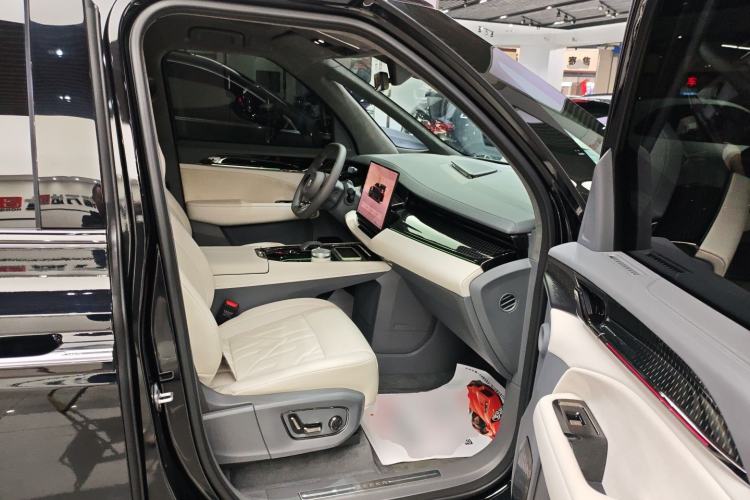 Used Zeekr 009 2024 Six-Seat Executive Version 4WD 108 kWh
