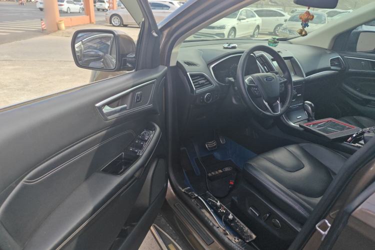 Used Ford Edge 2017 EcoBoost 245 Four-Wheel Drive Sporty 7-Seater Driver Seat