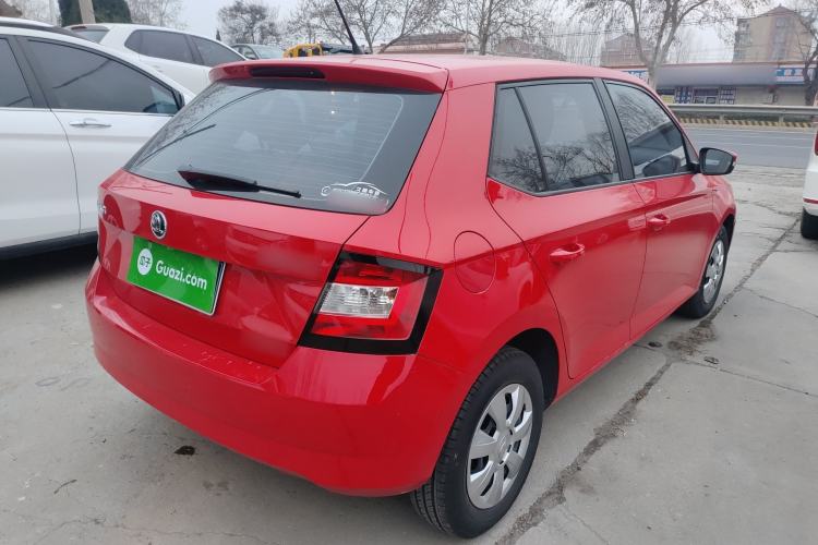 Used Skoda Fabia 2015 1.4L Automatic Front-Drive Model Rear Right 45 Deg