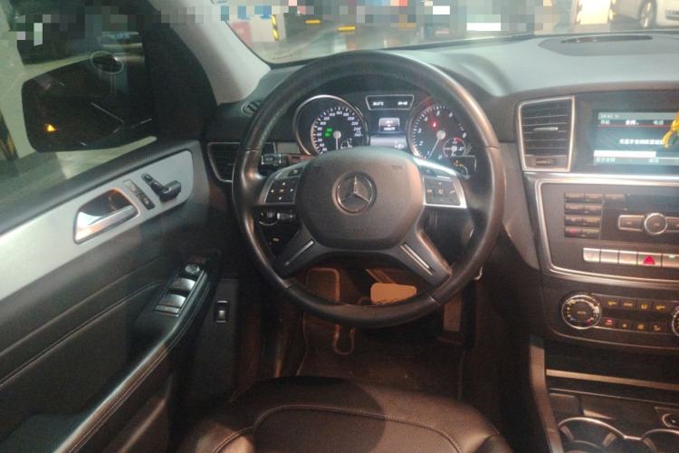 Used Mercedes-Benz M-Class 2015 ML 320 4MATIC Steering Wheel