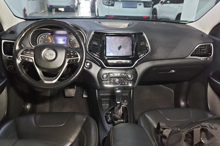 Used Jeep Cherokee 2019 2.0T Two-Wheel Drive Smart Enjoyment Version China VI