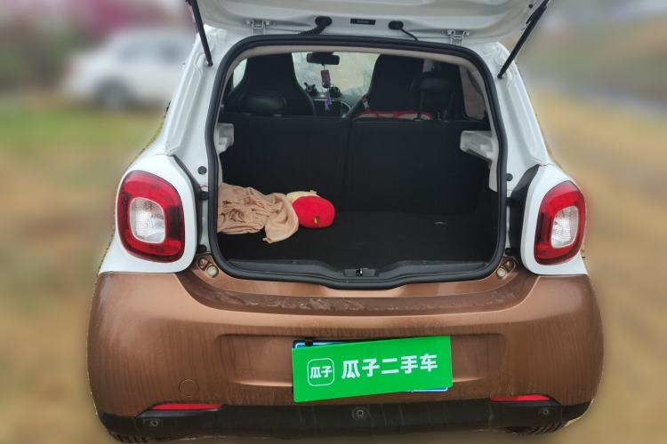 Used smart forfour 2016 1.0L 52 kW Passion Edition Trunk