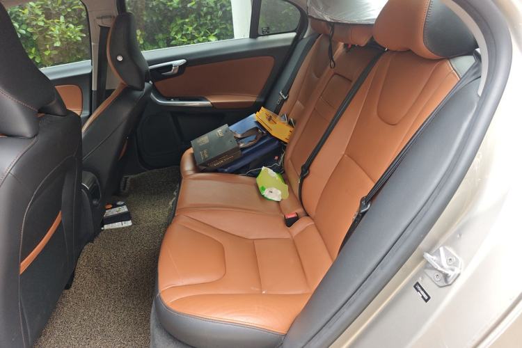 Used Volvo S60 2016 S60L T4 Zhiyuan Edition Left Rear Seat