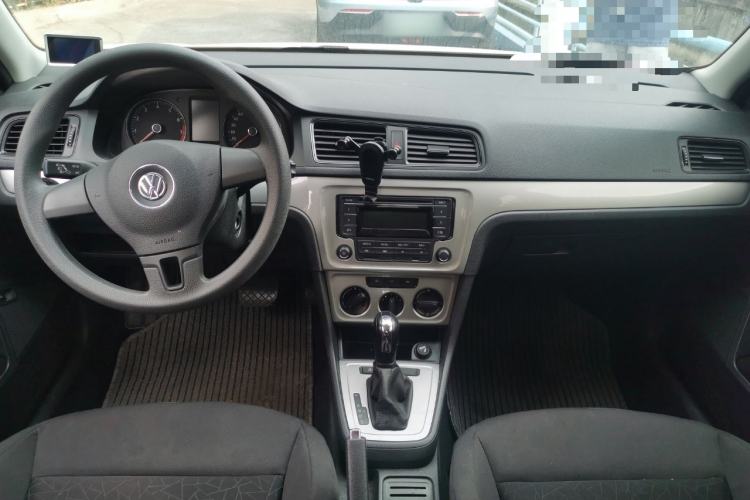 Used Volkswagen Lavida 2013 Revised Classic 1.6L Automatic Fashion Edition