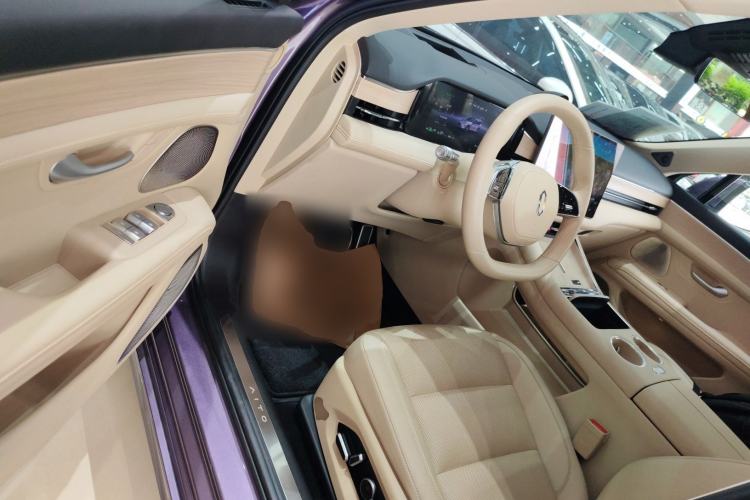 Used Hima AITO M5 2025 Extended-Range Ultra All-Wheel-Drive Version Driver Seat