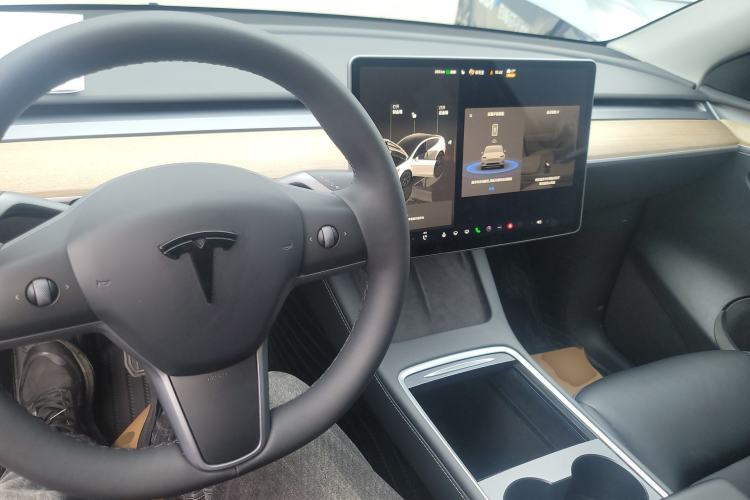 Used Tesla Model Y 2022 Rear-Wheel-Drive Version Center Console