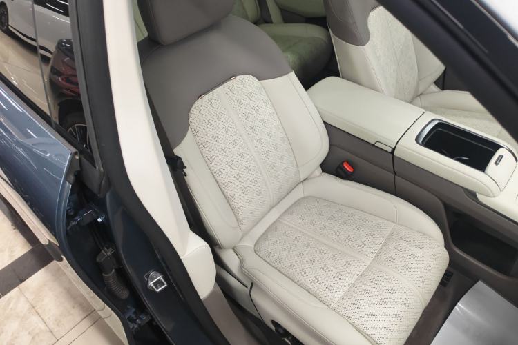 Used Zeekr 7X 2025 100kWh Long-Range All-Wheel Drive Intelligent Driving Version Right Front Seat