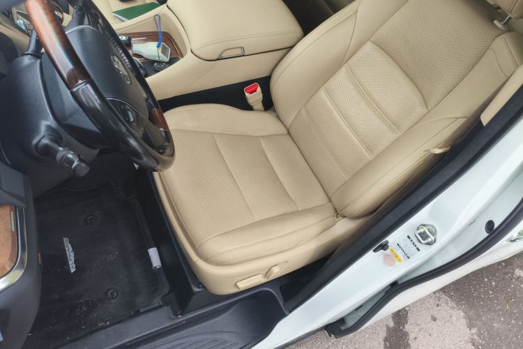 Used Toyota Alphard 2015 3.5L Luxury Edition
