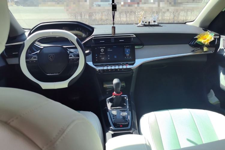 Used Peugeot 408 2022 1.6T Light-Chasing Edition Center Console