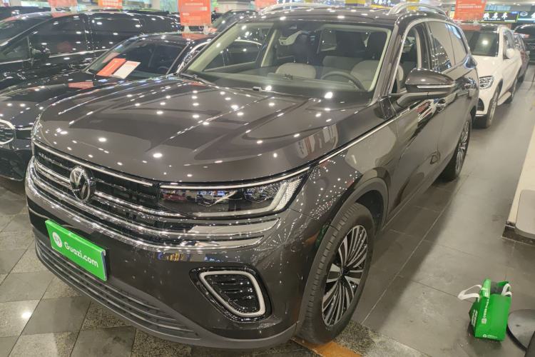 Used Volkswagen Tavendor 2023 330TSI Luxury Touring Edition