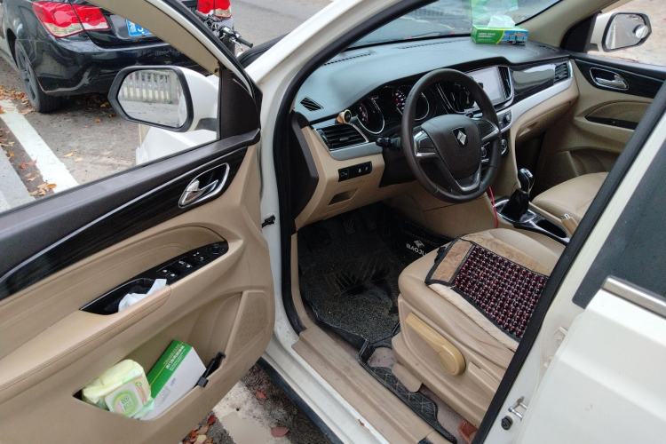 Used Baojun 730 2016 1.5L Manual Comfort Version 7 Seats China V Emission Standard
