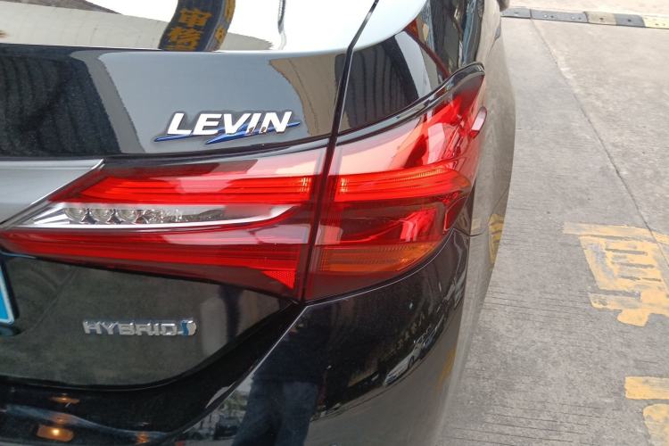 Used Toyota Levin 2017 Revised Dual-Engine 1.8H GS E-CVT Elite Sunroof Version China V Standard Right Rear Taillight