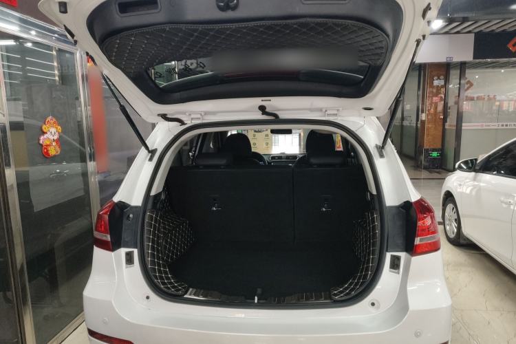 Used Haval H2 2018 1.5T Dual-Clutch Two-Wheel Drive Fashion Model China VI Standard
