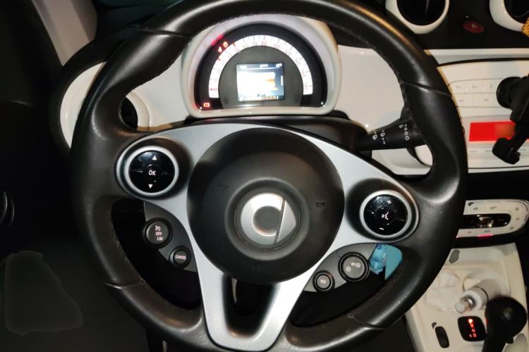 Used smart fortwo 2015 1.0L 52 kW Hardtop Passion Edition
