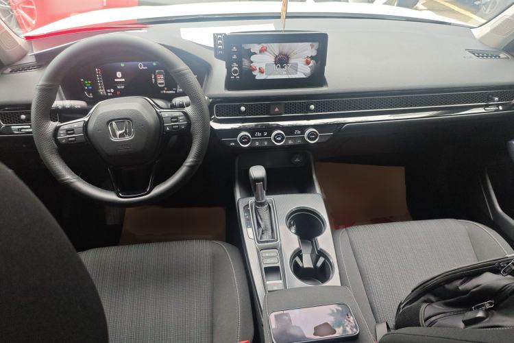 Used Honda Civic 2022 240TURBO CVT Dynamic Edition Center Console