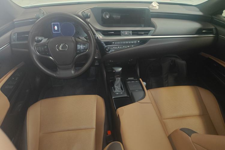 Used Lexus ES 2020 260 Excellence Edition
