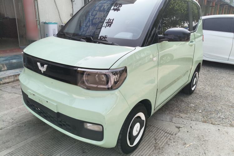Used Wuling Hongguang MINIEV 2021 Macaron Sandwich Model 120 km Lithium Iron Phosphate